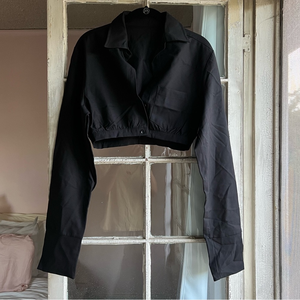 Matte Brand Black Siren Long Sleeve Button Up Crop Top